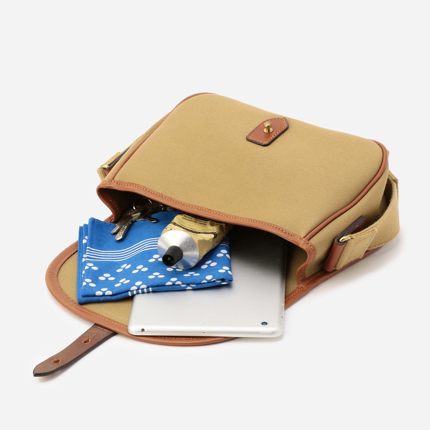 COLNE｜BradyBags 公式オンラインストア