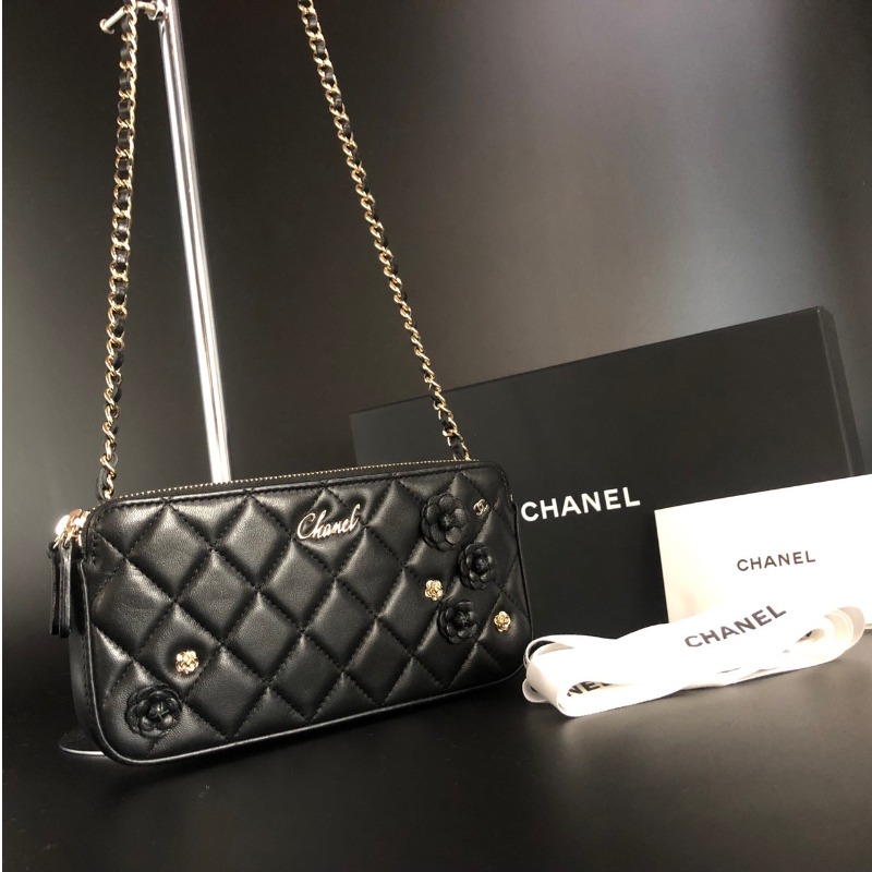 シャネル カメリア マトラッセ ラムスキン チェーンウォレット 27番