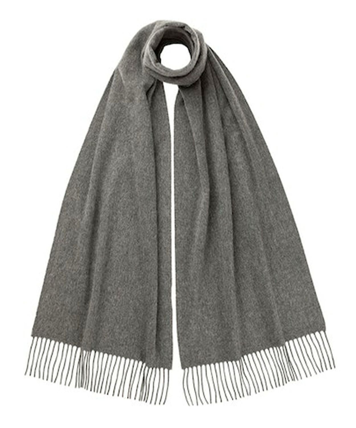 プレゼントにも最適。柔らかで、あたたかなニット小物特集