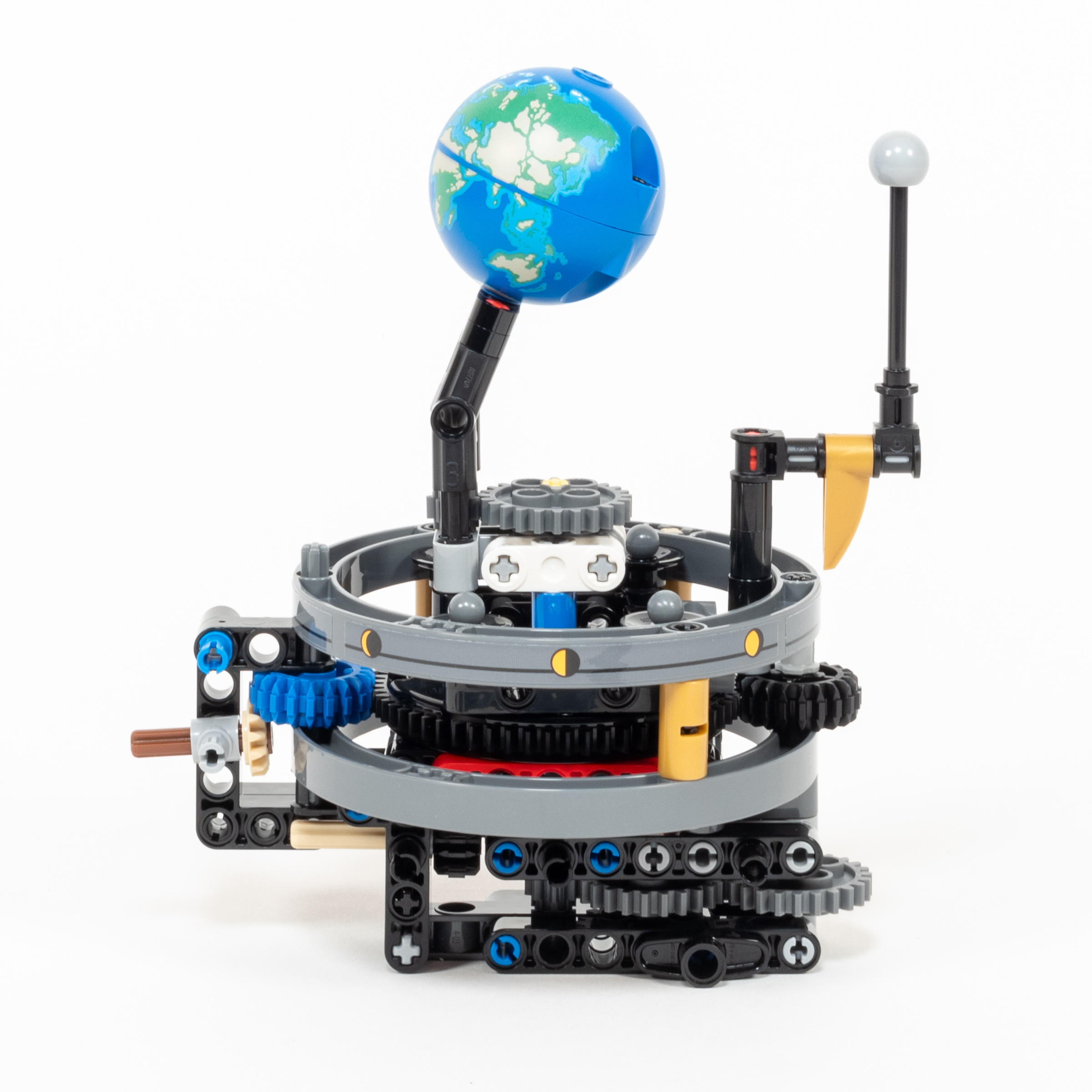 Review: #42179 Planet Earth and Moon in Orbit (LEGO Technic