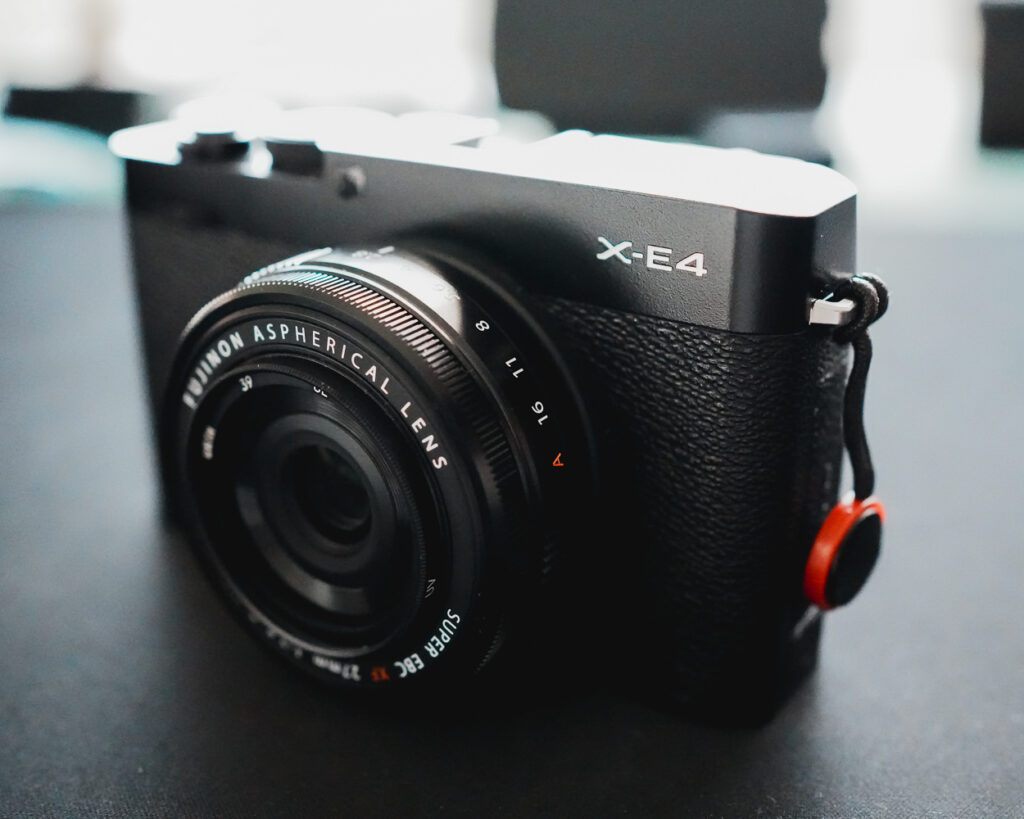 XF27mmF2.8 R WRとX-E4のコンパクトな組み合わせでスナップを楽しむ