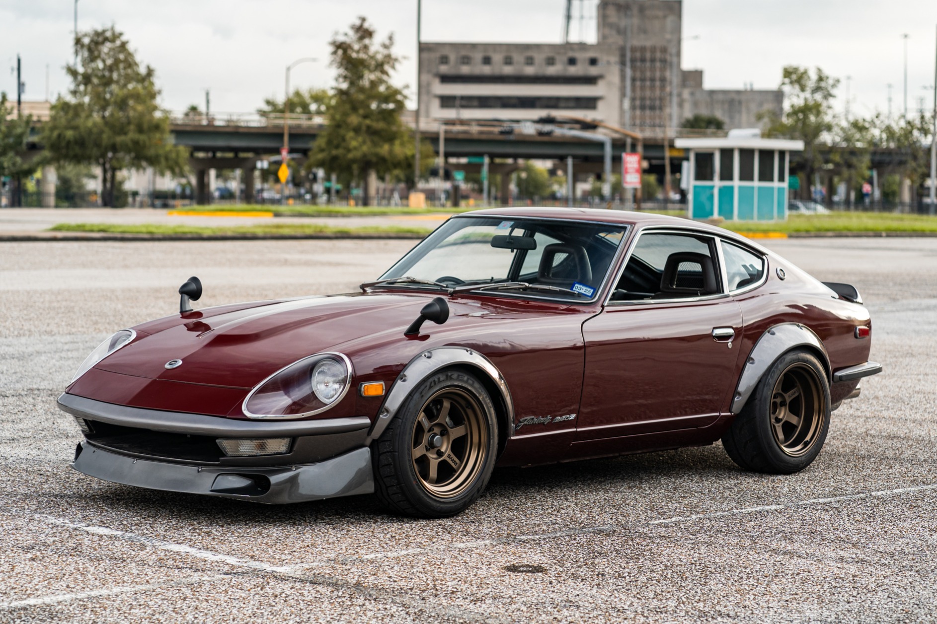3.1L-Powered 1971 Nissan Fairlady Z G-Nose Conversion 5-Speed for