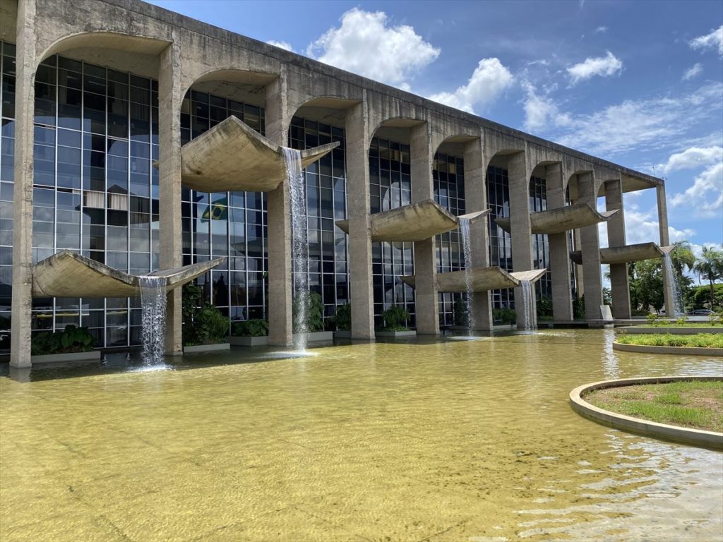 世界遺産ブラジリア写真ルポ02：魅せる庁舎、見せないミュージアム