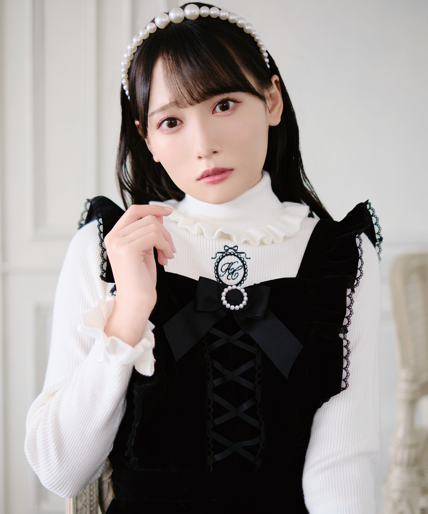 EMBロゴフリルタートル×レースアップベロアジャンスカSET – BUNNY