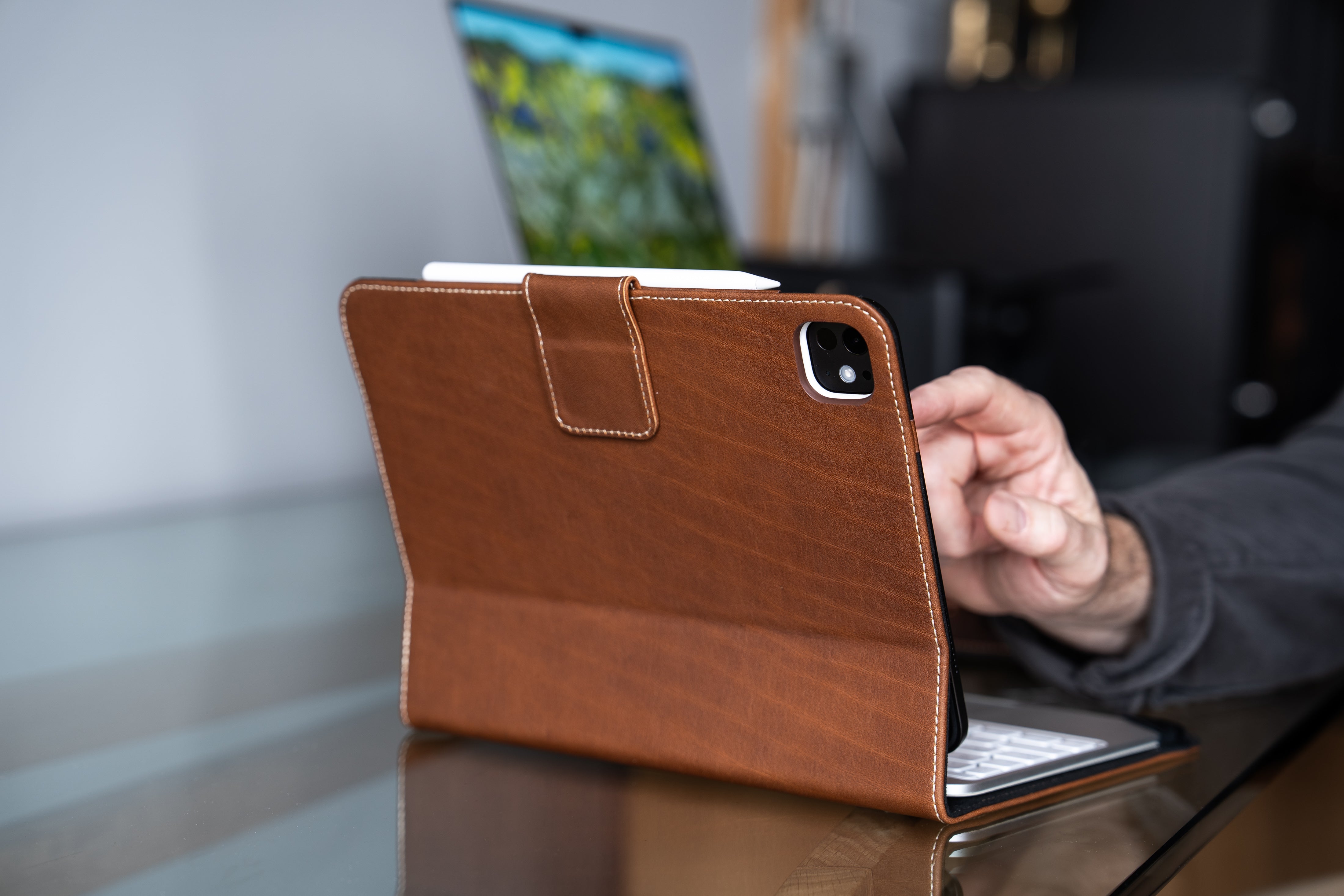 Limited Run Magic Keyboard Case M4/M5 iPad Pro 11