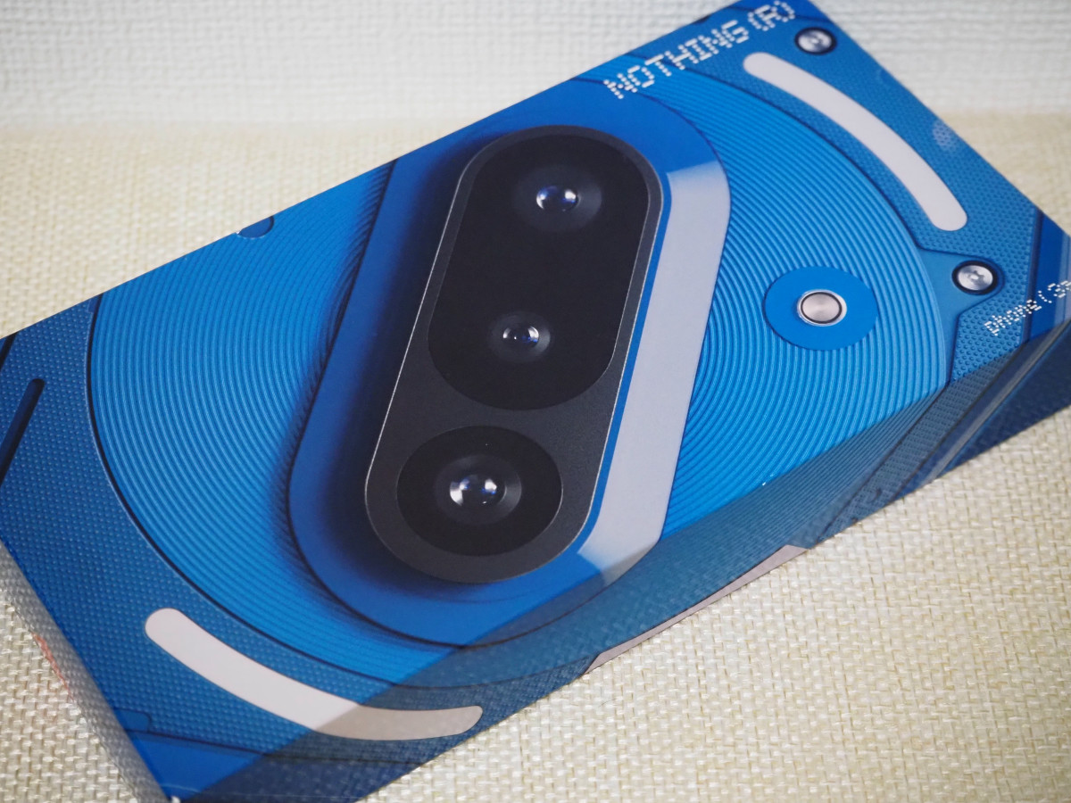 3万円台の格安デザインスマホ「Nothing Phone(3a)」速攻レビュー、初の