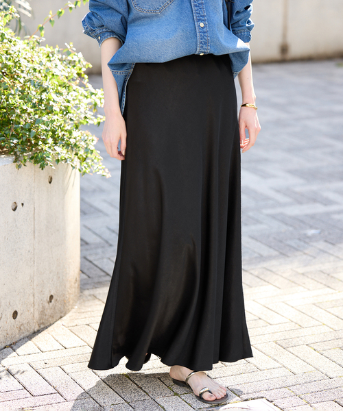 WEB限定カラー有り/追加》グロッシーサテンフレアスカート（スカート