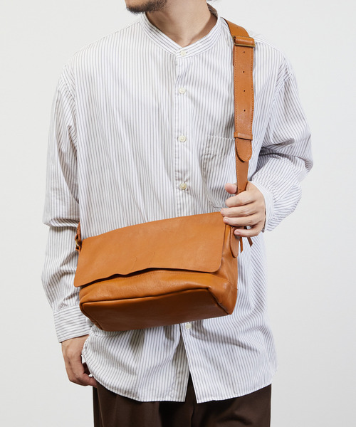 BICASH ビカーシ / レザーショルダーバッグ 牛革サコッシュ / B827