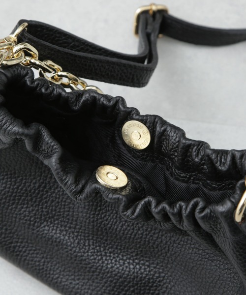 AULENTTI（オウレンティ）の「AULENTTI/2WAY レザーチェーンショルダー