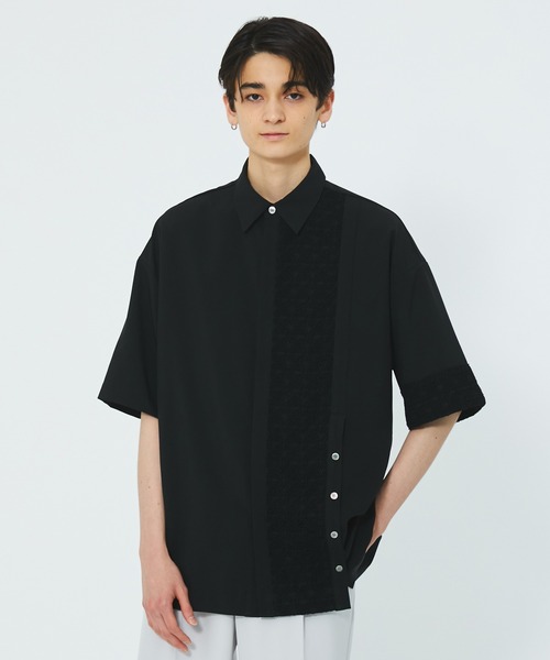 UNITED TOKYO（ユナイテッドトウキョウ）の「アシメスリットレース