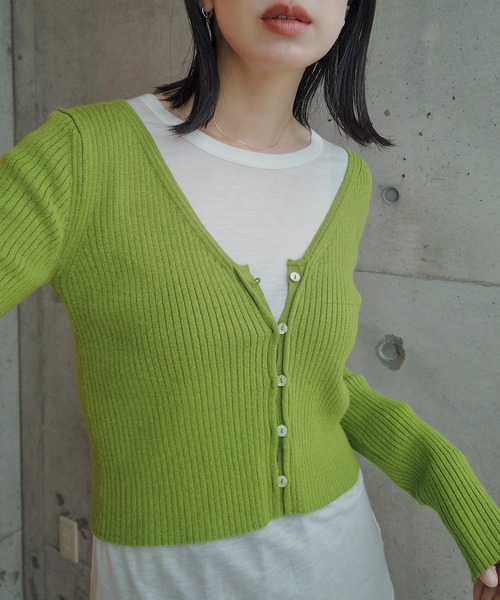 y/m by RIKA（イムバイリカ）の「リブ編みVネックコンパクト