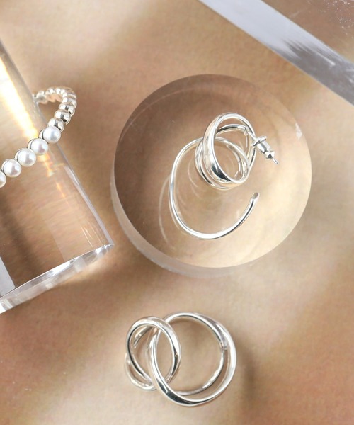 e.m.（イーエム）の「貝成線コンテンポラリーピアス（ピアス（片耳用