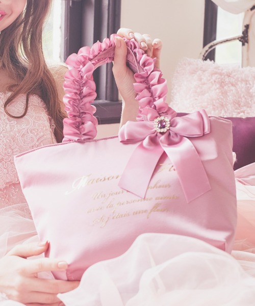 Maison de FLEUR（メゾンドフルール）の「ピンクピンクサテンフリル