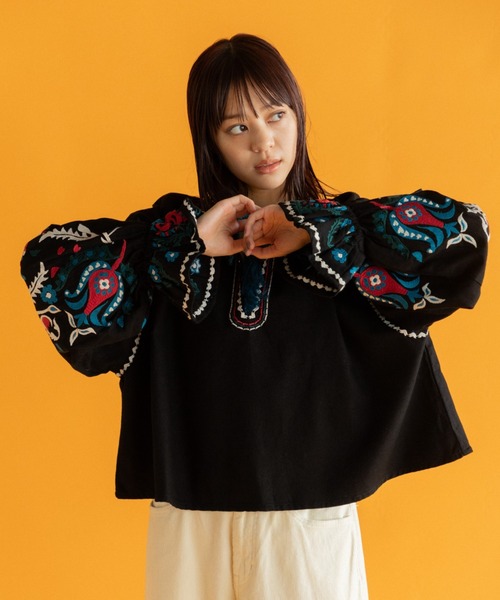 AMERICAN RAG CIE（アメリカンラグシー）の「LEIN 花柄刺繍ブラウス