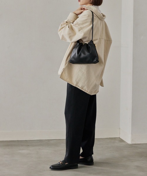 gemeil（ジェムイル）の「レザーワンハンドルバッグ (CE-1014