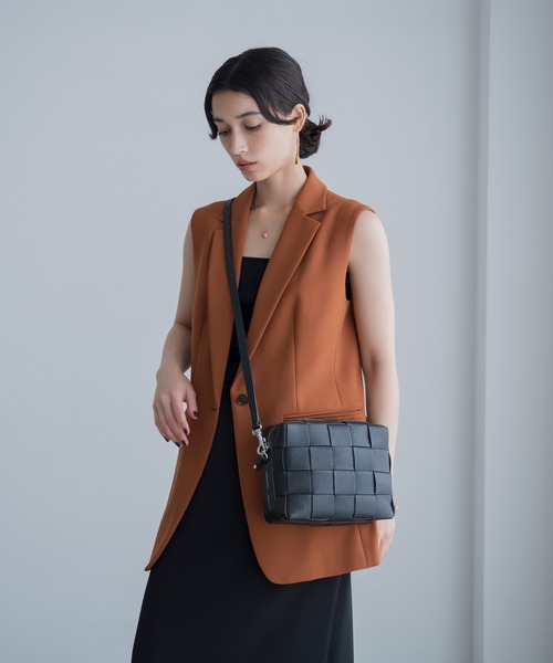 IACUCCI（イアクッチ）の「ベルタ S CERVO（ショルダーバッグ）」 - WEAR