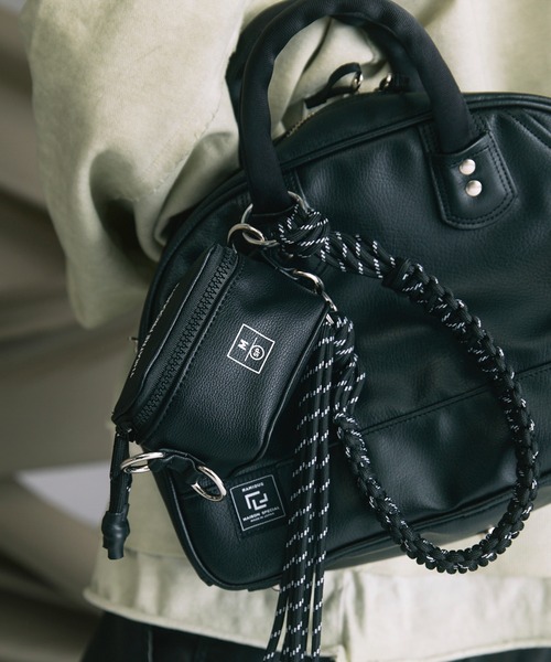 UNISEX》【THEATRE PRODUCTS】Collaboration With Charm Shoulder