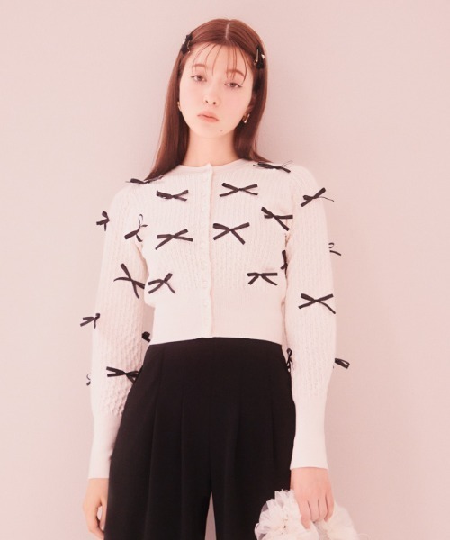 SNIDEL（スナイデル）の「【WEB限定カラーあり】リボンモチーフ