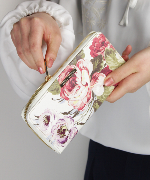 LAURA ASHLEY（ローラアシュレイ）の「ヘッドスカーヴズコレクション