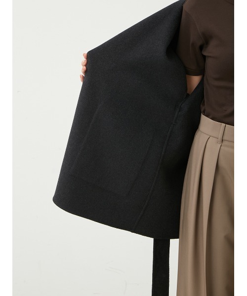 Mila Owen（ミラオーウェン）の「共布ベルト付ハーフ丈フードリバー