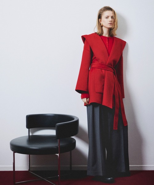 Mila Owen（ミラオーウェン）の「共布ベルト付ハーフ丈フードリバー