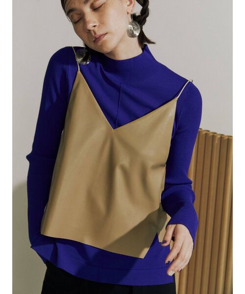 UN3D. ブラックキャミソール Vネック UN3D. ブラックキャミソール Vネック