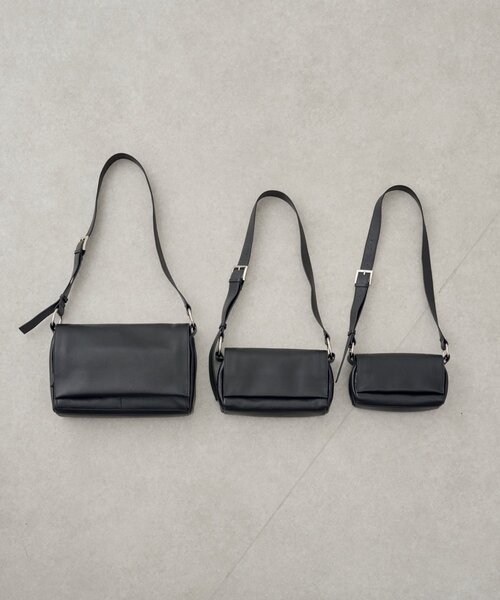 BEARDSLEY（ビアズリー）の「《本革》レザーボディバッグ（ショルダー