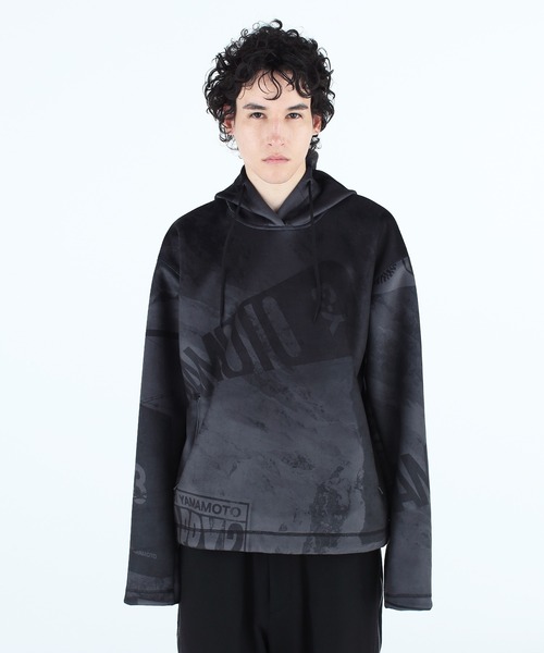 Y-3（ワイスリー）の「M CH2 VELVET SPACER ZINE AOP HOODIE（パーカー