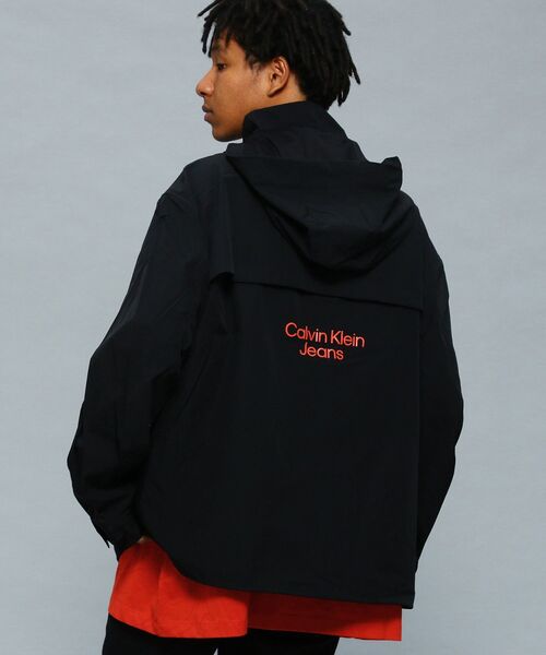 Calvin Klein（カルバン・クライン）の「パッカブル ウィンド