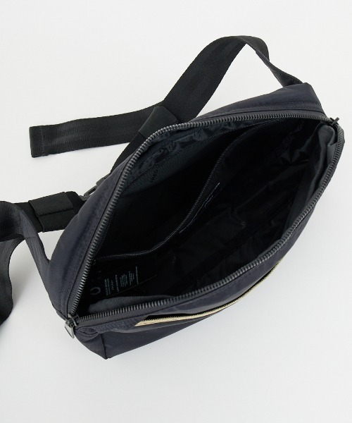 WEB限定】[FRED PERRY/フレッドペリー] ティップ テープ クロスボディ