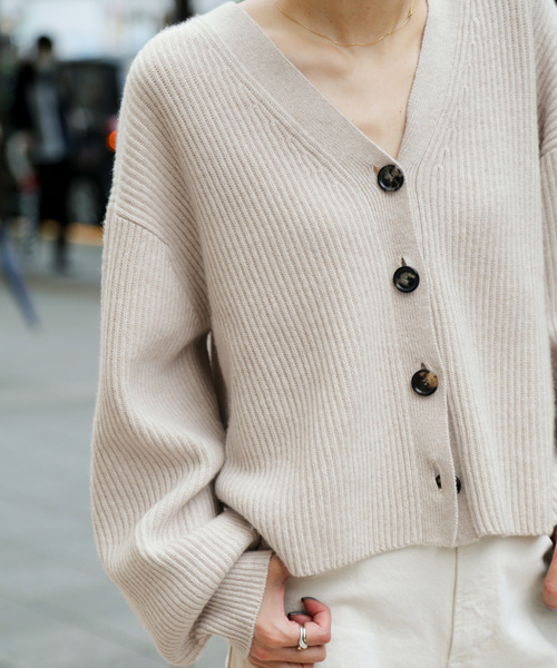 Deuxieme Classe（ドゥーズィエムクラス）の「Cropped Vネック