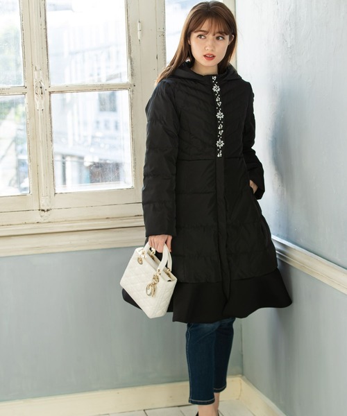 tocco closet（トッコ クローゼット）の「ビジュー付き裾フレアダウン