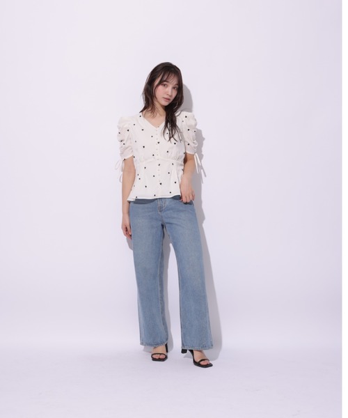 Rirandture（リランドチュール）の「ハート刺繍ペプラムブラウス