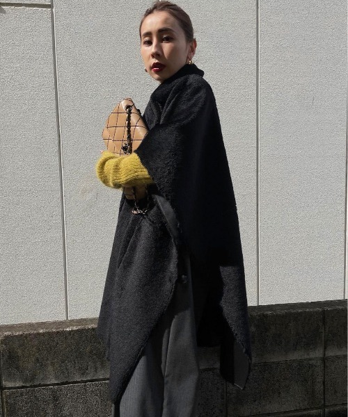 Ameri（アメリ）の「REVERSIBLE BOA PONCHO COAT（ポンチョ）」 - WEAR