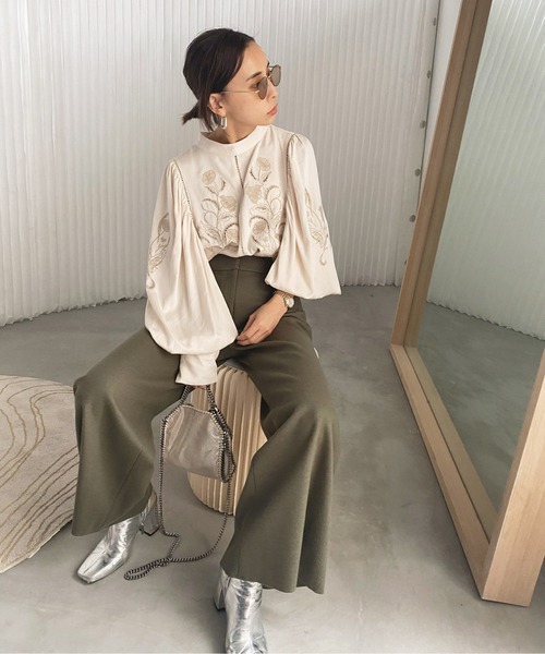 Ameri（アメリ）の「LADY EMBROIDERY PUFF BLOUSE（シャツ/ブラウス