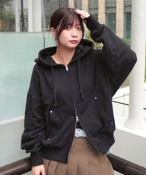 INTER FACTORY（インターファクトリー）の「kurumi - スタッズ付きZIP