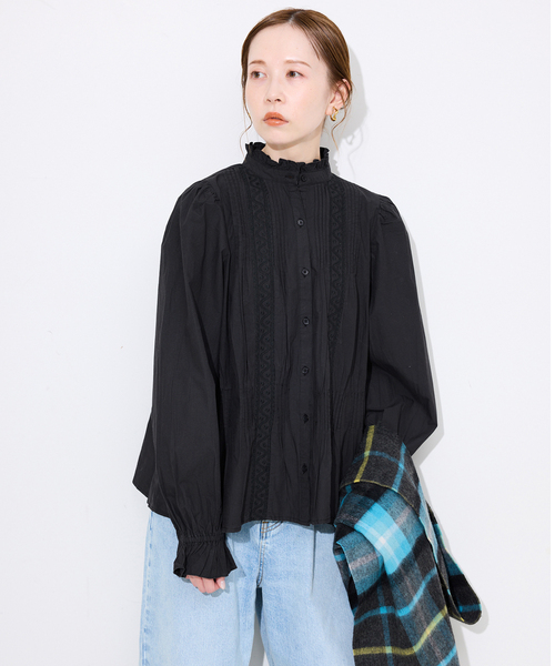 セール】crinkle crinkle crinkle rebuilt neck embroidery blouse CC