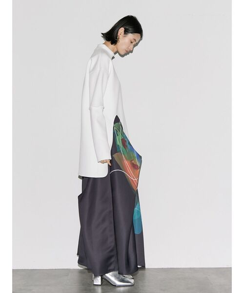 UN3D.（アンスリード）の「カーブスリットトップス（Tシャツ