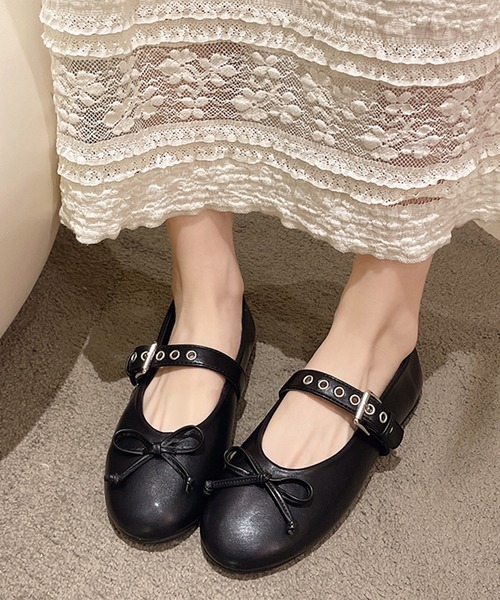 セール】レザー調 スタッズ ベルト リボン フラット パンプス