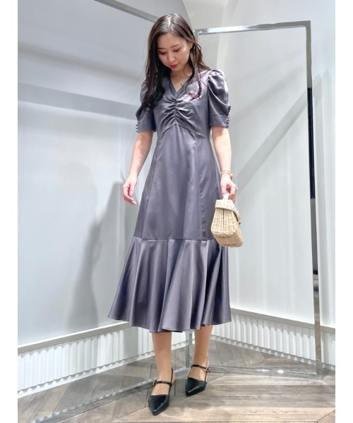 CELFORD（セルフォード）の「Vネックサテンワンピース（ワンピース