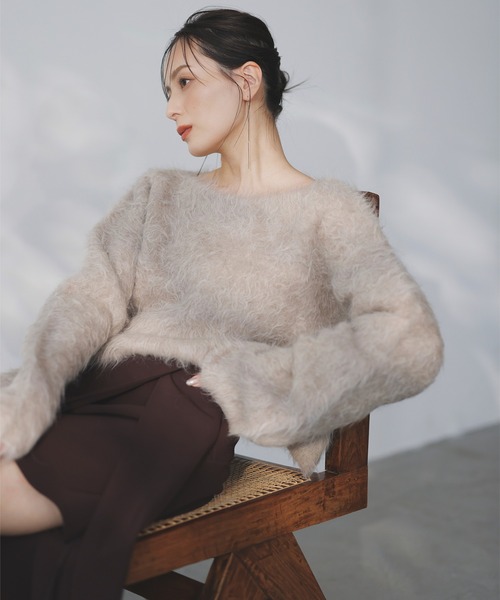 anuans（アニュアンス）の「スーリーアルパカショートニットプル