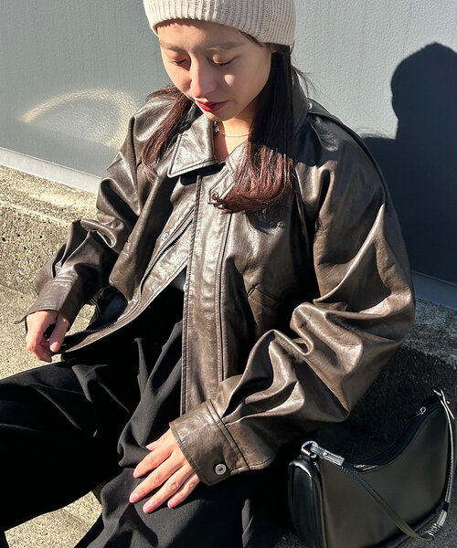 Kastane（カスタネ）の「【2サイズ展開】フェイクレザーショート