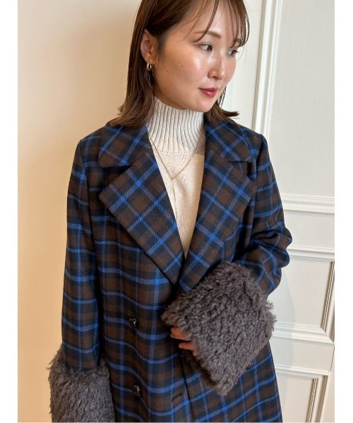 allureville（アルアバイル）の「ウィンドペンチェックファーカフス