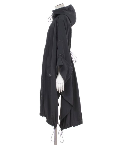 UN3D.（アンスリード）の「コンパクトナイロンフーディーコート