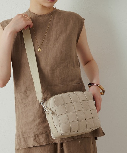 IACUCCI（イアクッチ）の「ベルタ S CANVAS（ショルダーバッグ）」 - WEAR