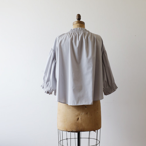 ラスト1 SALE フリル ゴムギャザー スタンド襟 スモック ブラウス