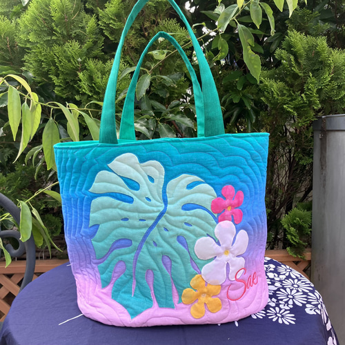 ハワイアンキルト パンの木の大きめトートバック白ブルーB トート