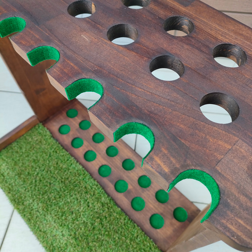 ゴルフクラブスタンド15本＋8(前立てかけ)【完成品】フェルト＆人口芝