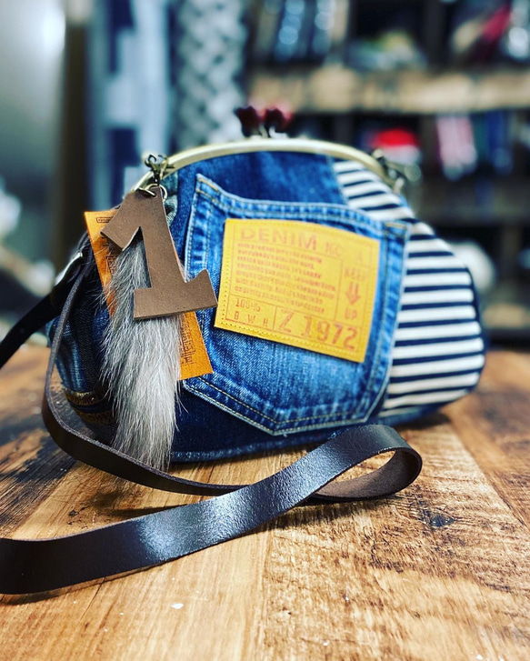 がま口ショルダーバッグ デニムリメイク 黄タグ【スマホのおうちがある