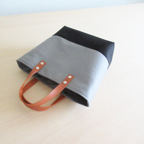 自分好みにカスタム】本革16色×ショルダー紐で『2way』に進化！コロン